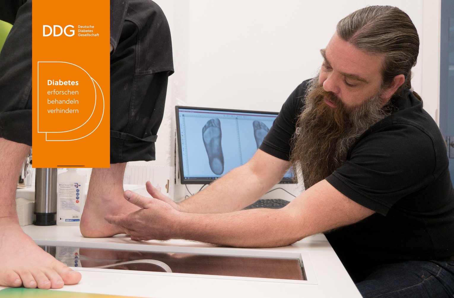 Ein Orthopädieschuhmachermeister vermisst einen Diabetiker-Fuß fachgerecht mittels 3D-Fußscan
